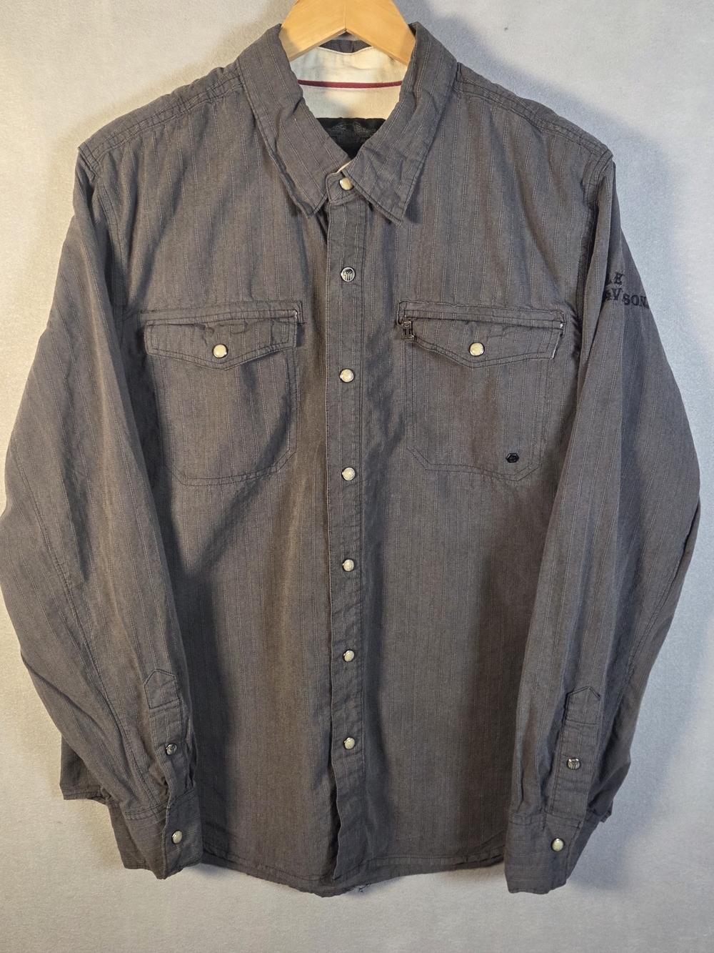 Harley-Davidson snap-up shirt features embossed stripes (S600)